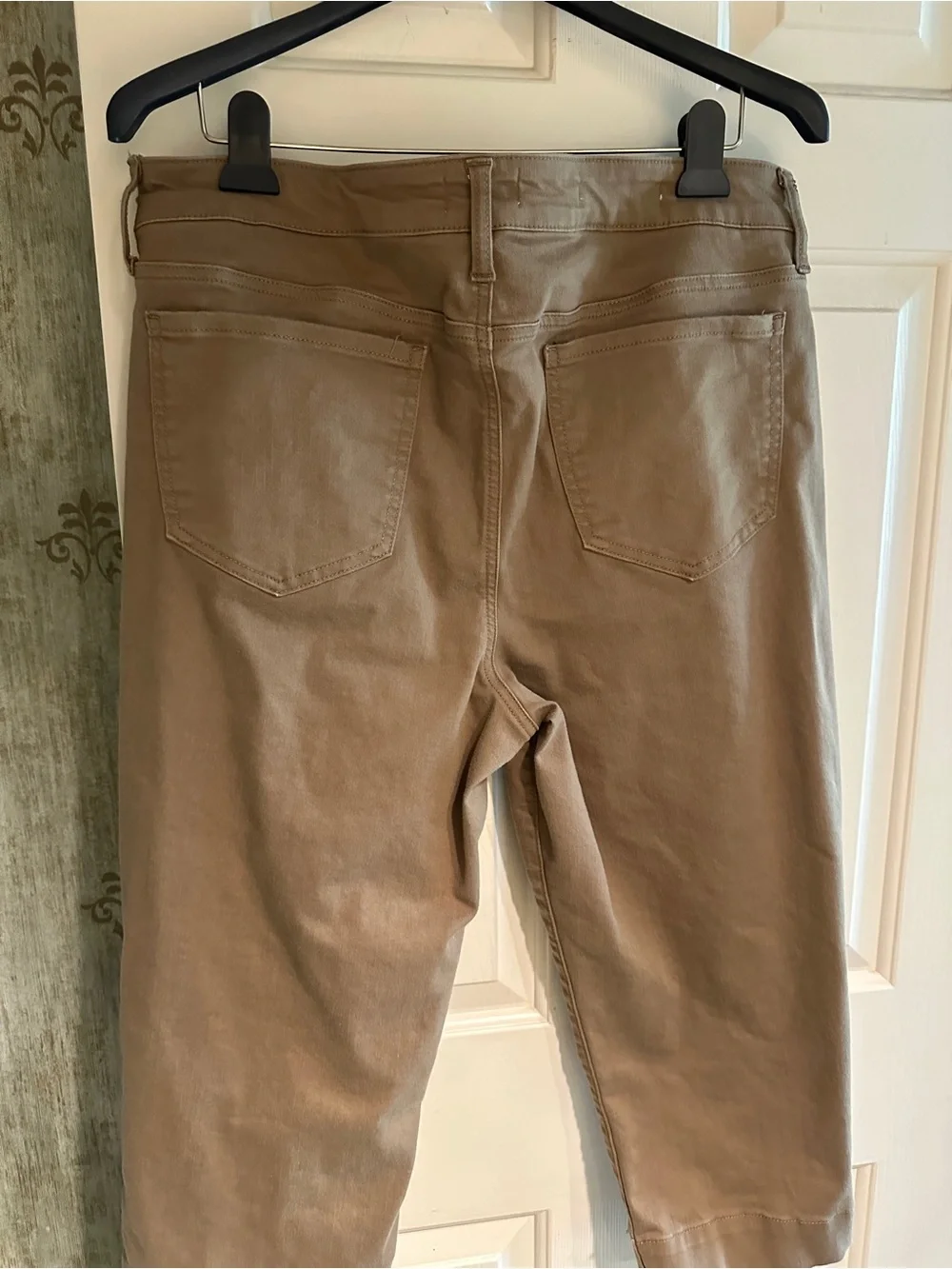 This season, worn twice, mocha shade NYDJ capris - Picture 4 of 4